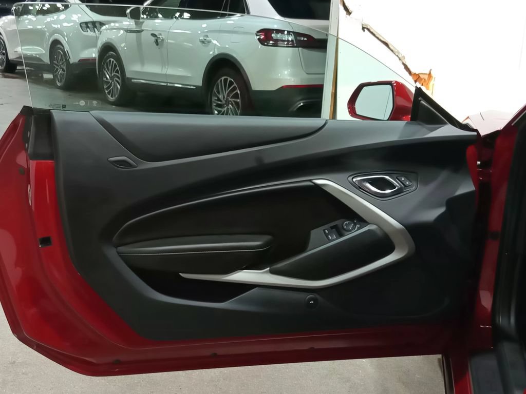 Used 2017 Chevrolet Camaro LT RWD image 15