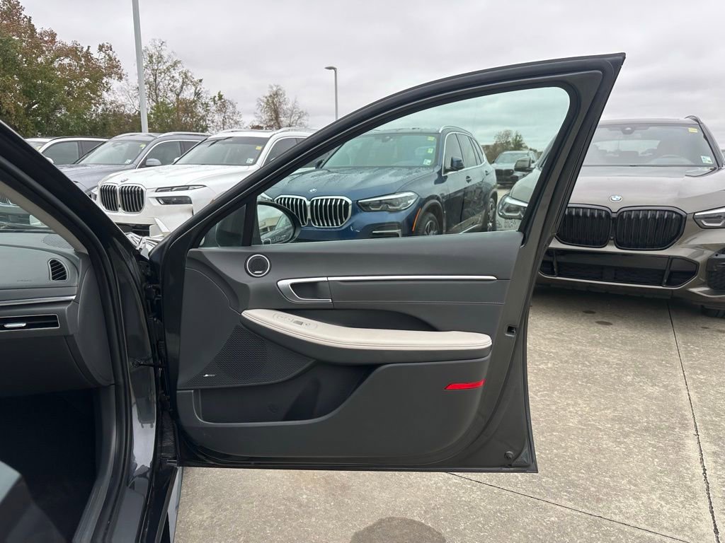 Used 2022 Hyundai Sonata Limited w/ Cargo Package image 28