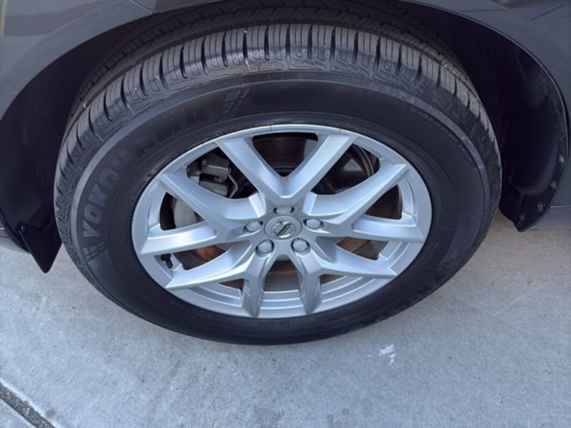 Used 2018 Volvo XC60 T5 Momentum w/ Convenience Package image 17