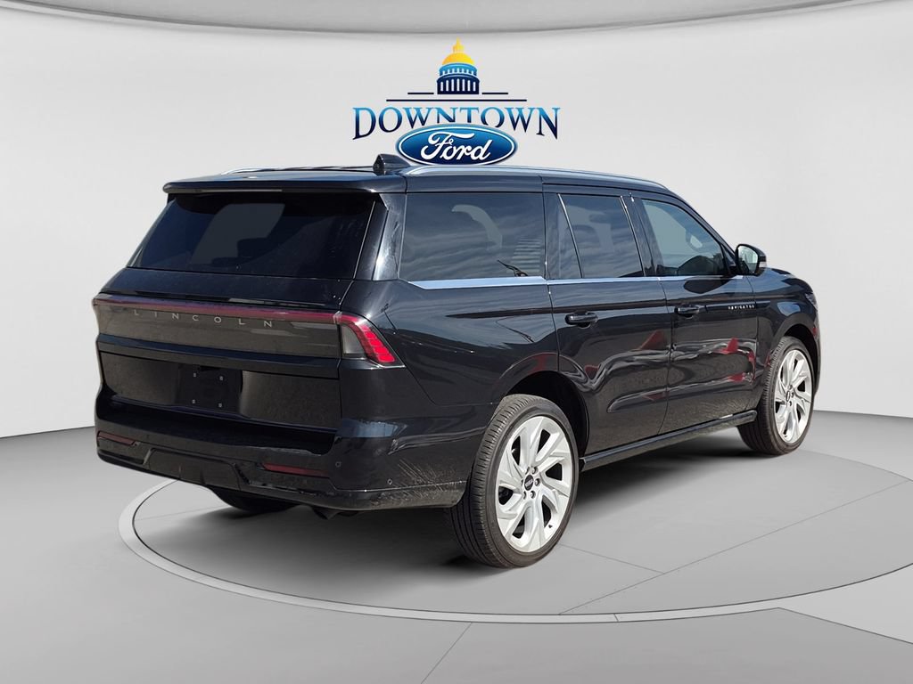 Used 2025 Lincoln Navigator Black Label AWD/4WD image 3
