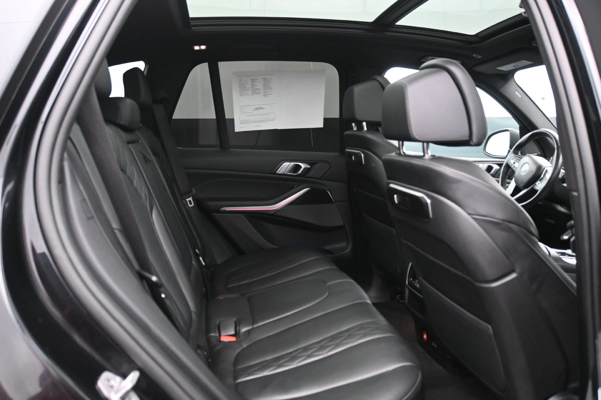 Used 2025 BMW X5 xDrive50e AWD/4WD image 23