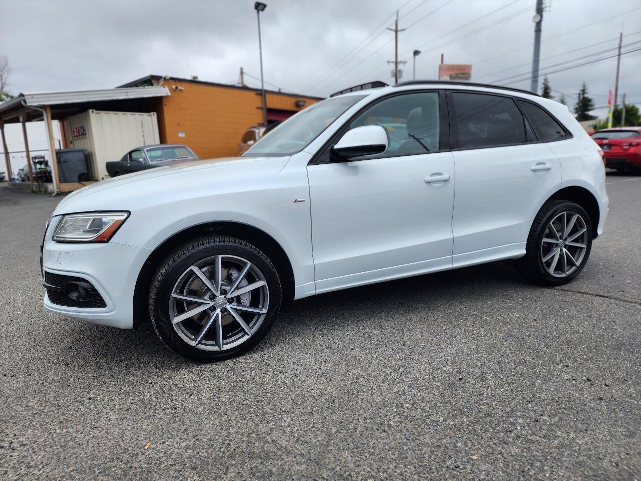 Used 2017 Audi Q5 3.0T Premium Plus w/ Technology Package AWD/4WD image 11