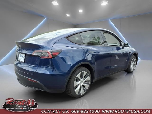 Used 2022 Tesla Model Y Long Range AWD/4WD image 3