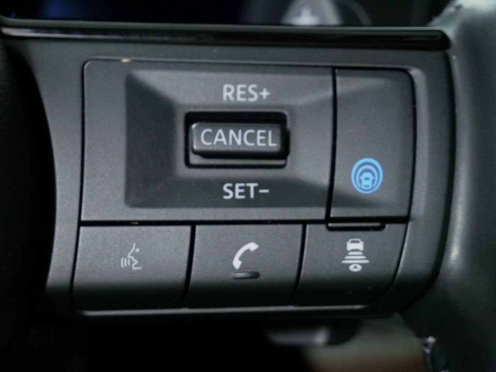 Used 2025 Nissan Pathfinder Platinum w/ Cargo Package AWD/4WD image 26