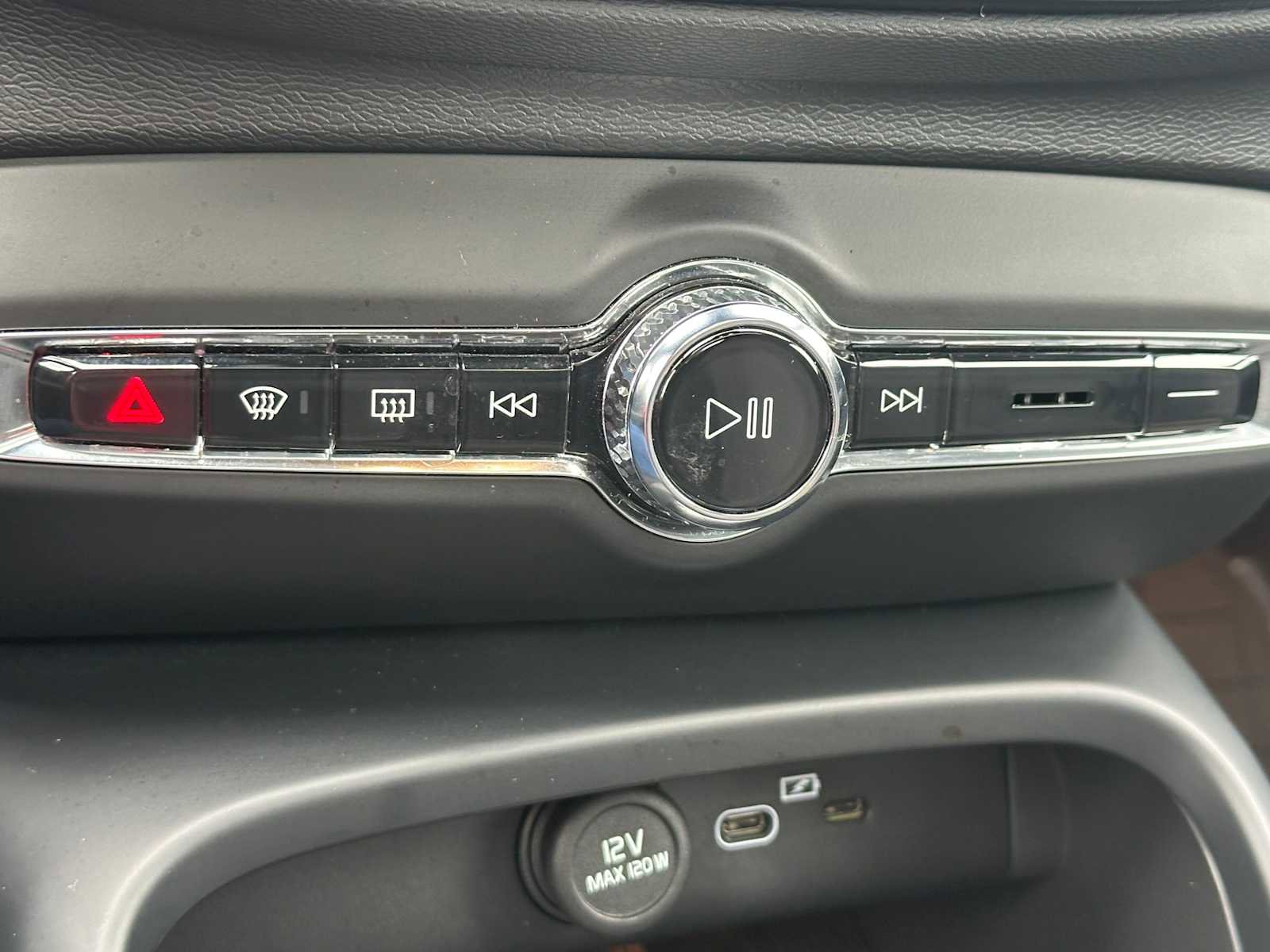 Certified 2023 Volvo XC40 Recharge Ultimate w/ Protection Package Premier AWD/4WD image 30