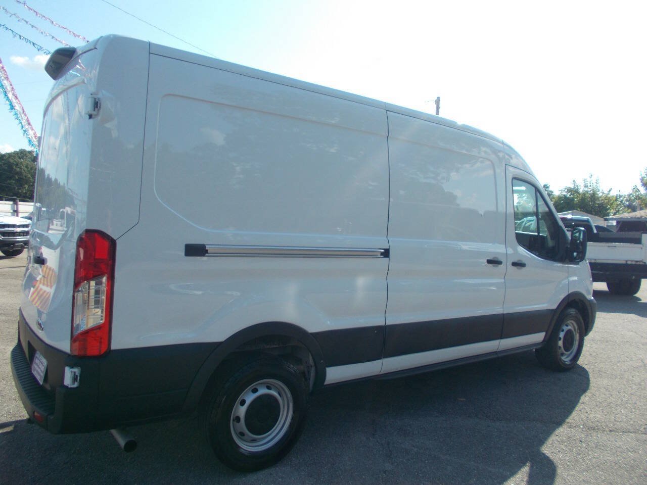 Used 2021 Ford Transit 250 Medium Roof RWD image 3