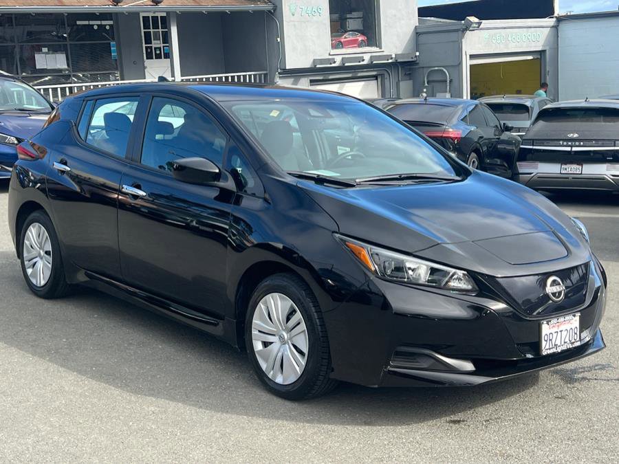 Used 2025 Nissan Leaf S image 3