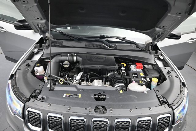 Used 2023 Jeep Compass Latitude w/ Sun and Sound Group AWD/4WD image 23
