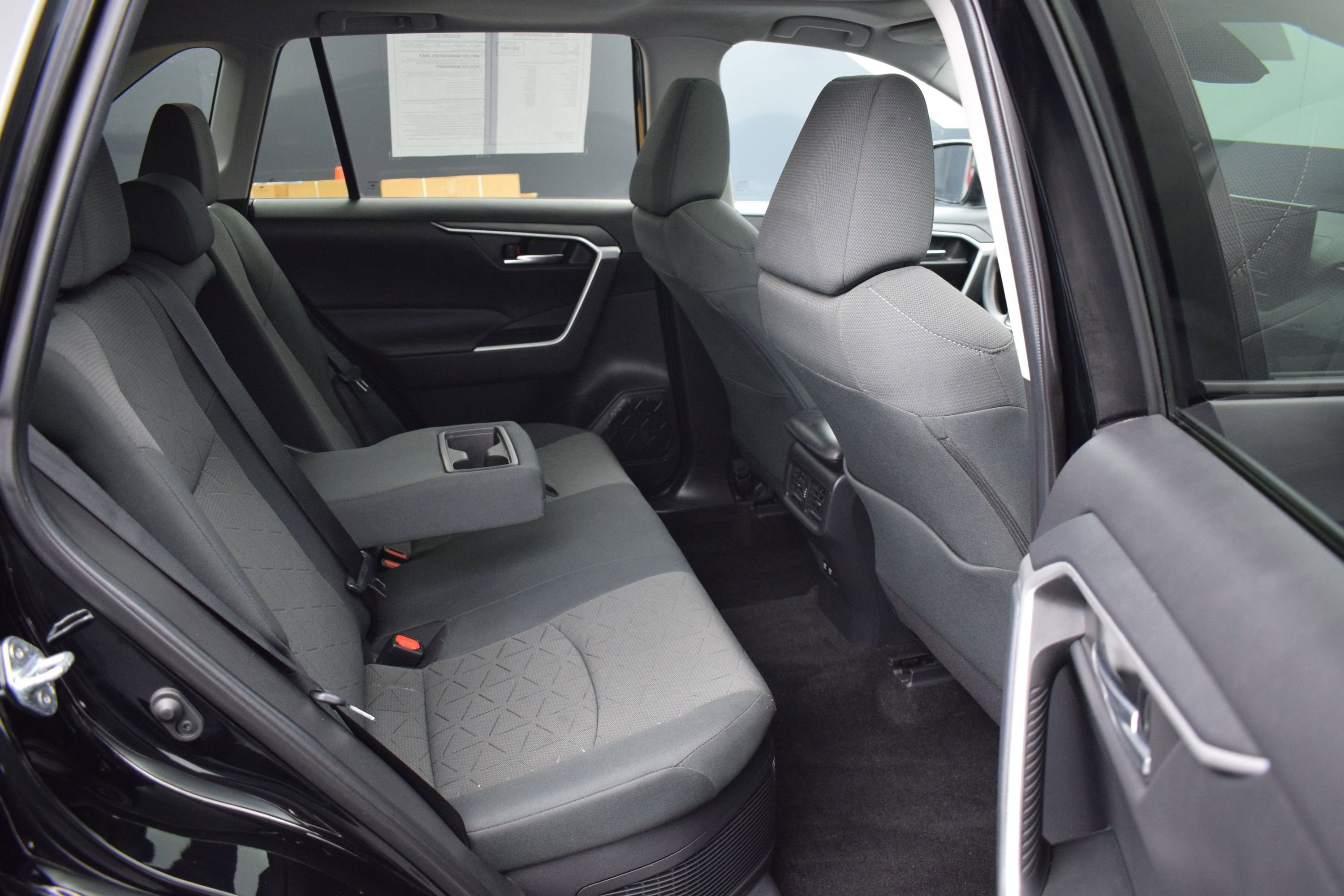 Used 2021 Toyota RAV4 XLE w/ Convenience Package AWD/4WD image 11