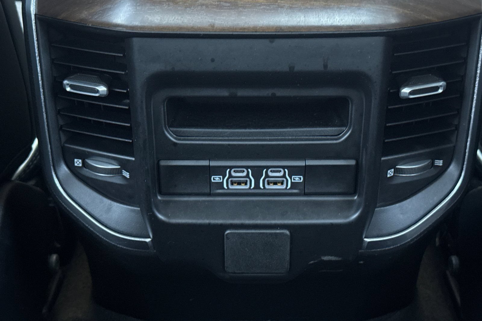 Used 2022 RAM 1500 Laramie AWD/4WD image 40