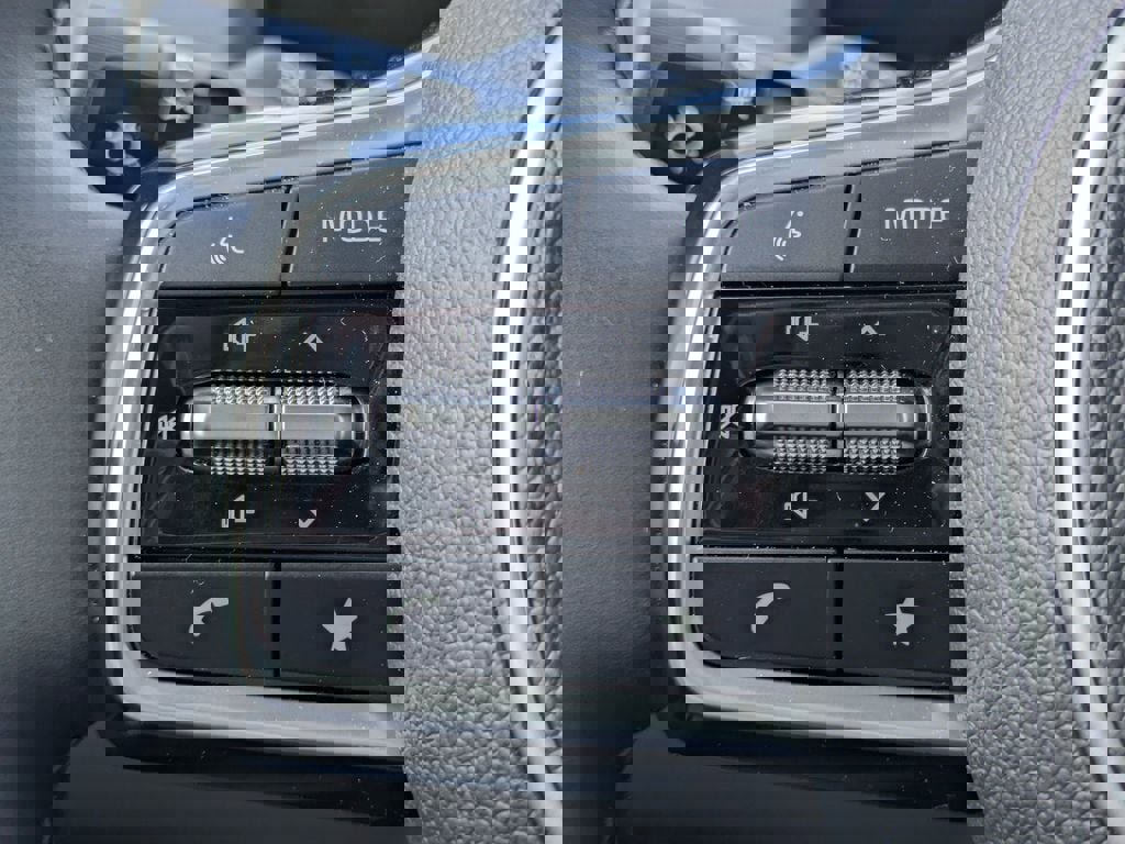 Used 2025 Kia Carnival SX Prestige image 26