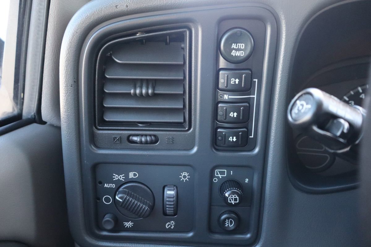 Used 2003 Chevrolet Tahoe LT image 30