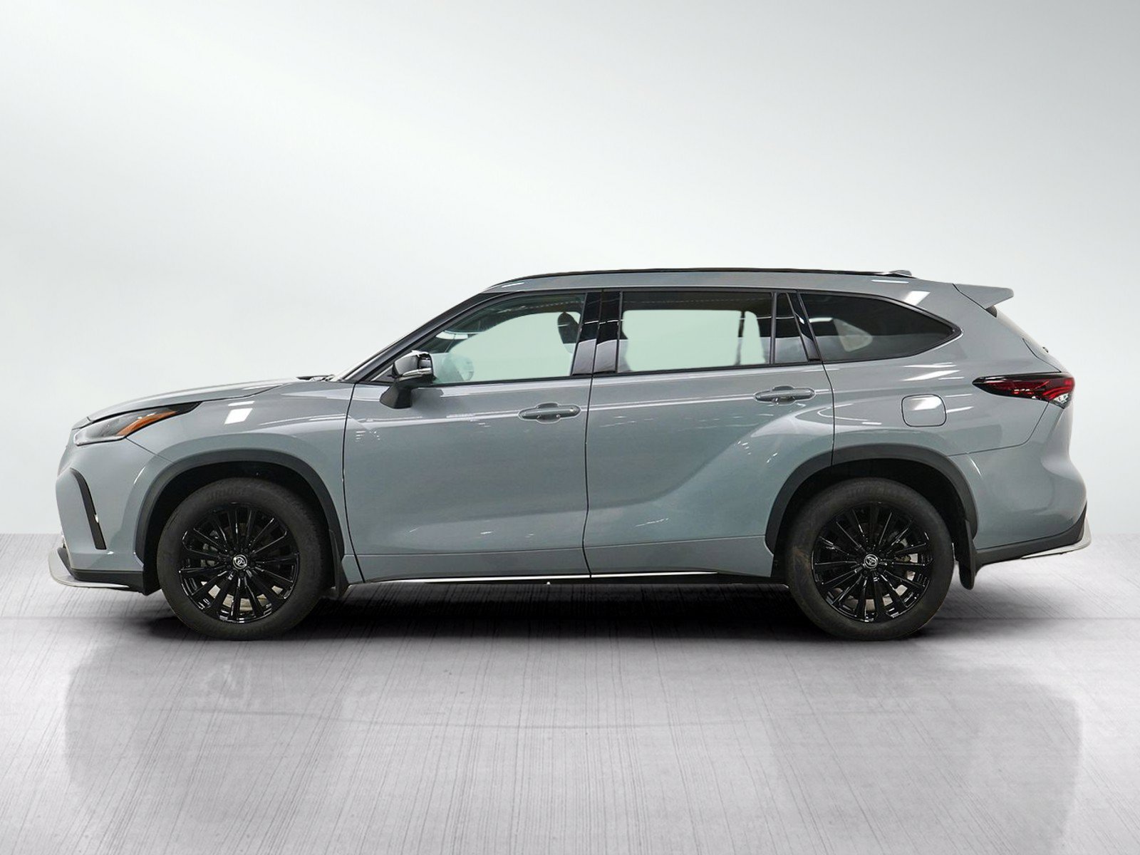 Certified 2025 Toyota Highlander XSE AWD/4WD image 2