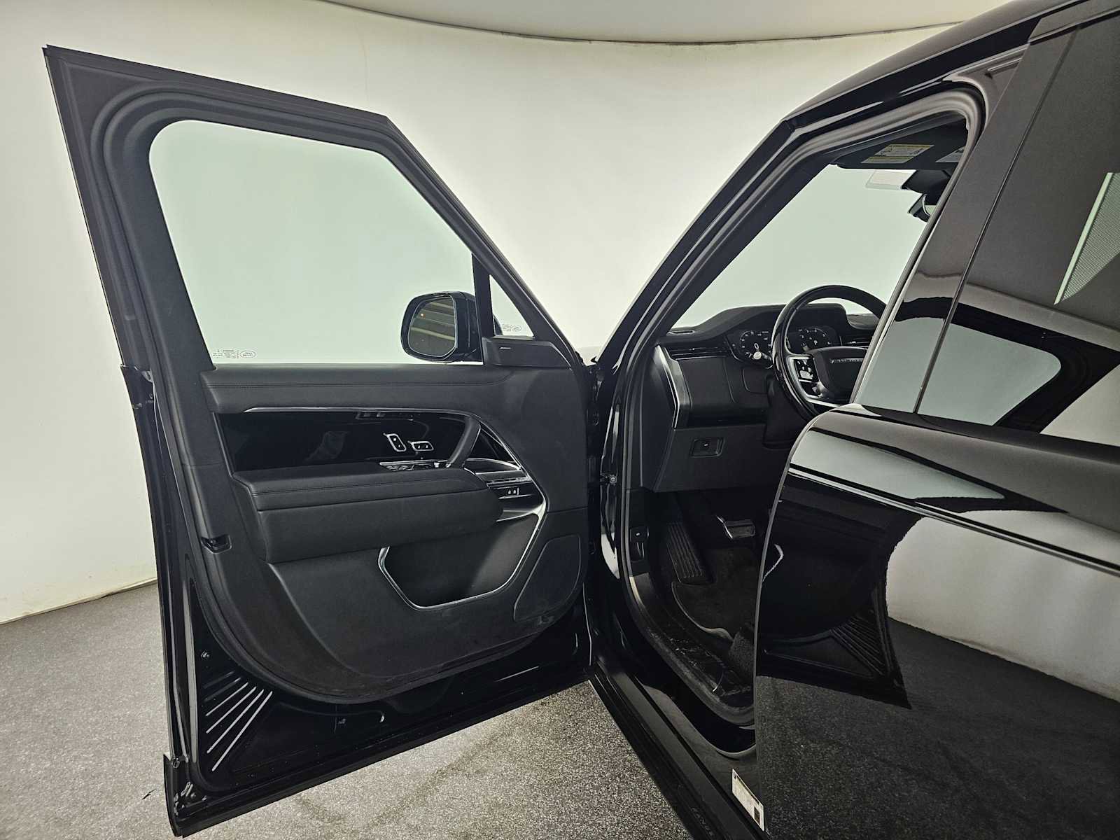 Used 2023 Land Rover Range Rover SE AWD/4WD image 19