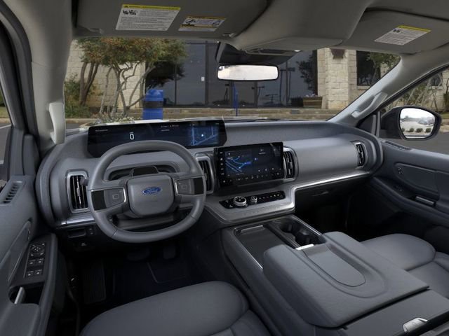 New 2026 Ford Expedition Active image 9