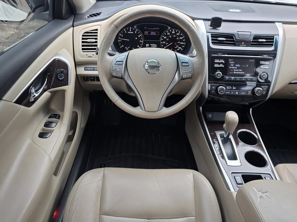 Used 2015 Nissan Altima 2.5 SL w/ Moonroof Package FWD image 11