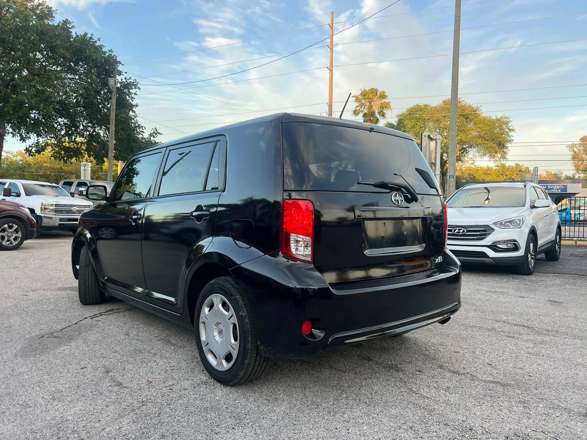 Used 2013 Scion xB Hatchback 4D image 5