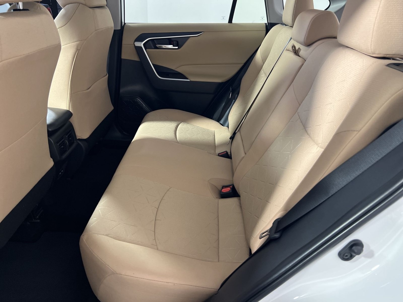 Used 2025 Toyota RAV4 XLE w/ Convenience Package FWD image 25