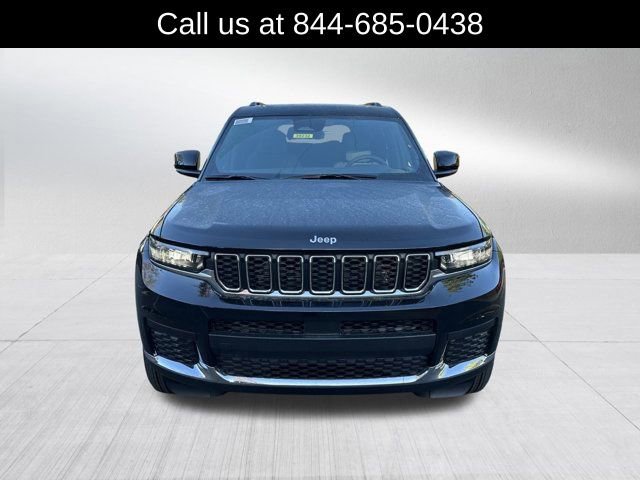 New 2025 Jeep Grand Cherokee L Laredo image 2