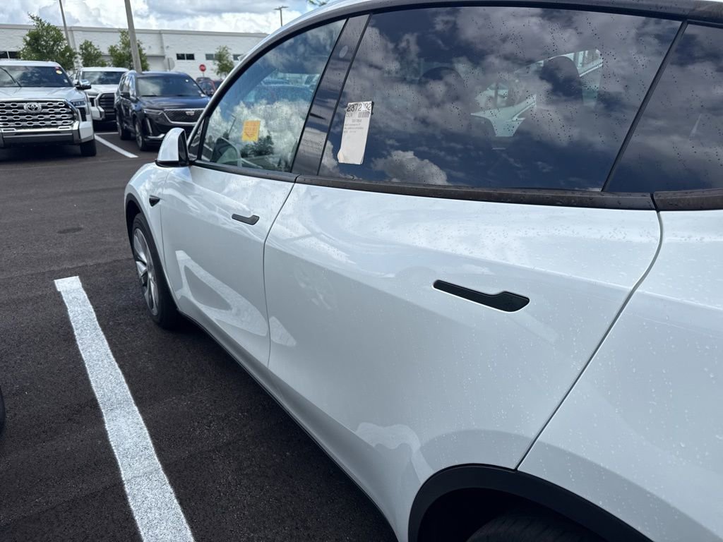 Used 2023 Tesla Model Y Long Range image 7