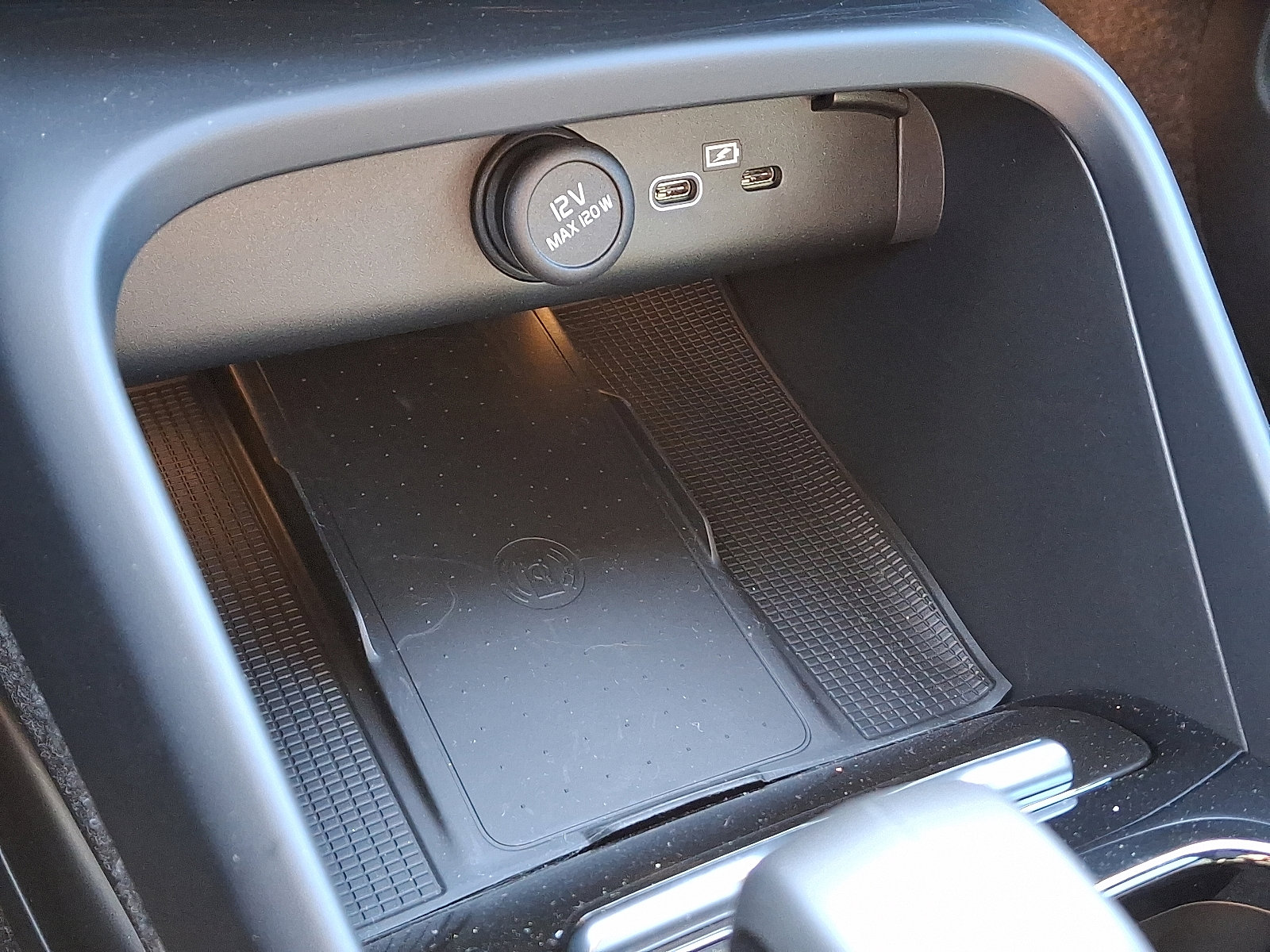 Certified 2024 Volvo C40 P8 Recharge Plus w/ Climate Package image 24