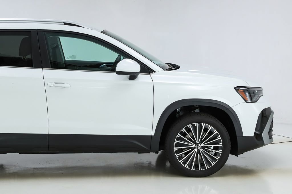 New 2026 Volkswagen Taos SE FWD image 49