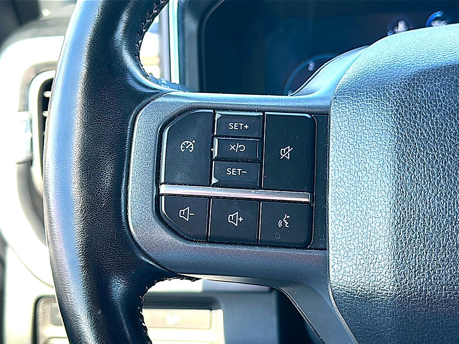 Used 2023 Ford F250 Lariat w/ Sport Appearance Package AWD/4WD image 31