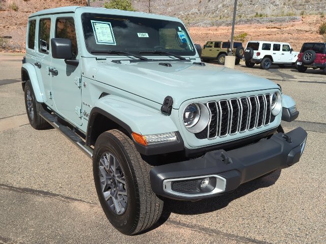 Used 2024 Jeep Wrangler Unlimited Sahara w/ Technology Group AWD/4WD image 3