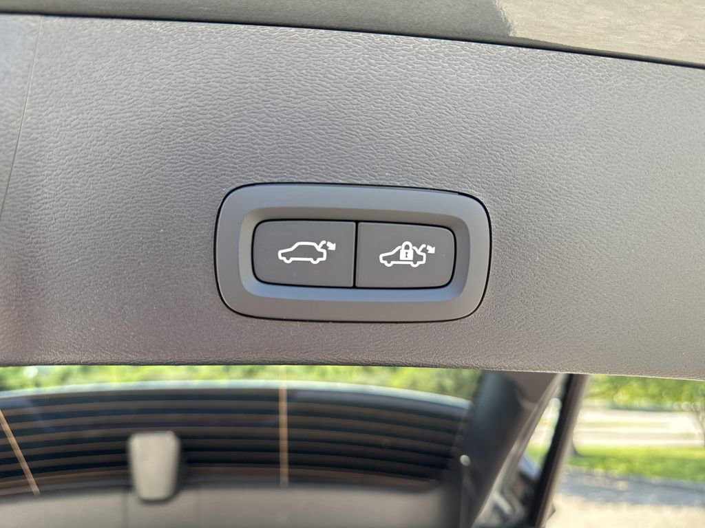 New 2026 Volvo XC40 B5 Core w/ Protection Package Premier image 13