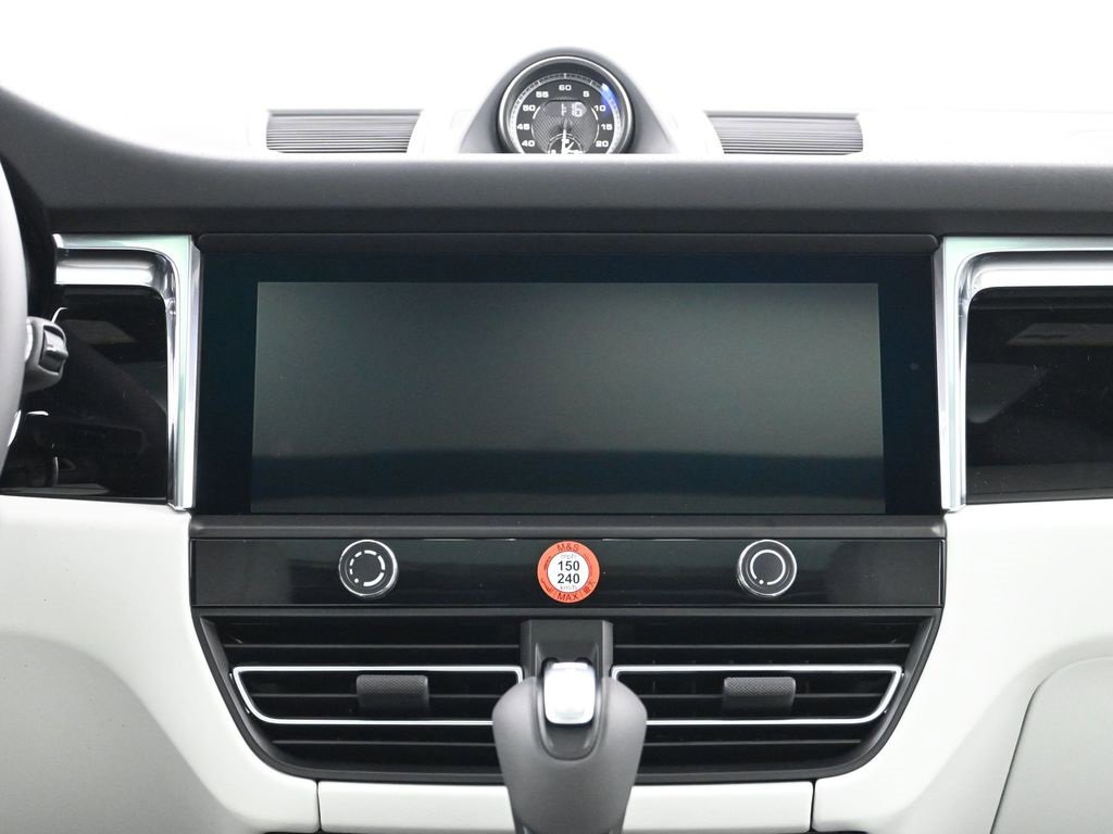 New 2025 Porsche Macan Turbo image 11