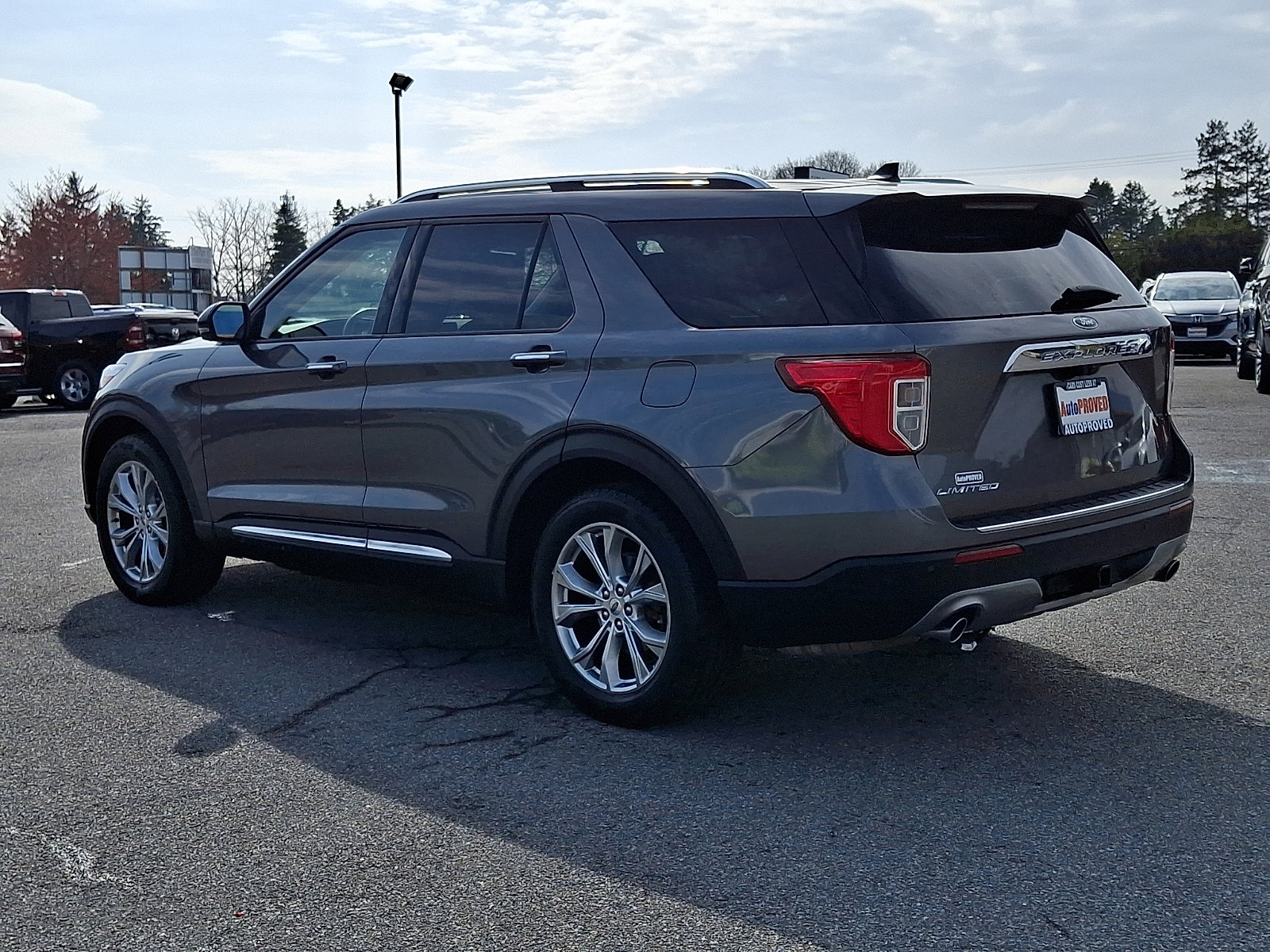 Used 2021 Ford Explorer Limited w/ Equipment Group 301A AWD/4WD image 4