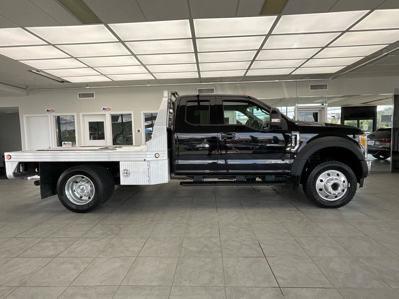 Used 2017 Ford F550 4x4 SuperCab Super Duty image 4