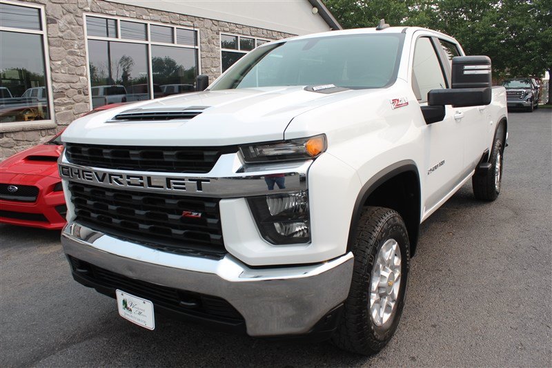 Used 2021 Chevrolet Silverado 2500 LT w/ Z71 Off-Road Package AWD/4WD image 2