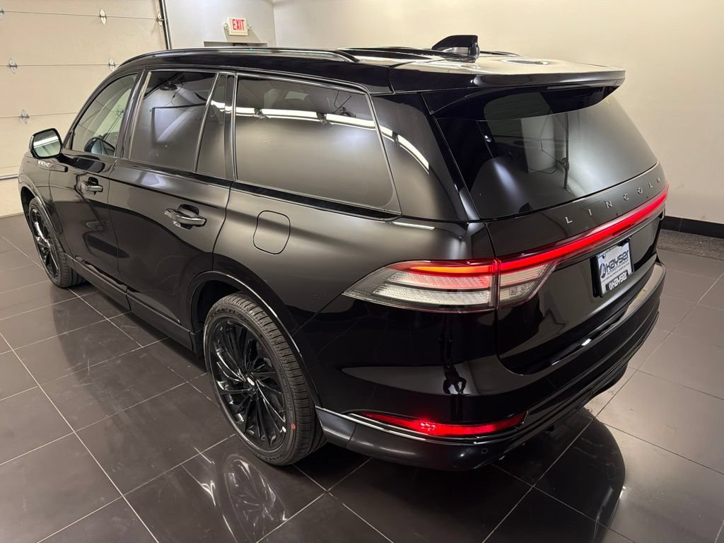 New 2026 Lincoln Aviator Reserve w/ Jet Appearance Package AWD/4WD image 4