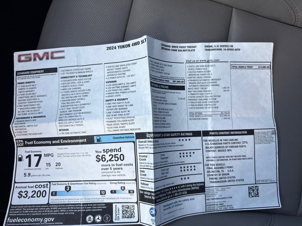 Used 2024 GMC Yukon SLT w/ SLT Luxury Package image 28