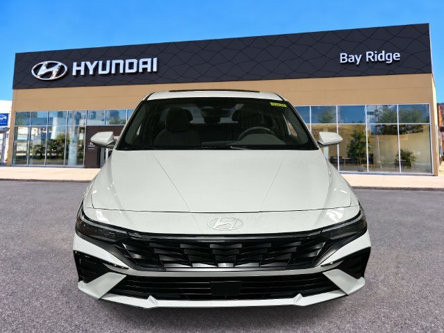 Used 2025 Hyundai Elantra SEL FWD image 11