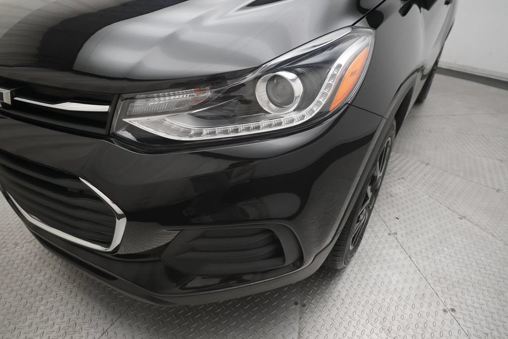 Used 2022 Chevrolet Trax LT w/ Midnight Edition AWD/4WD image 22