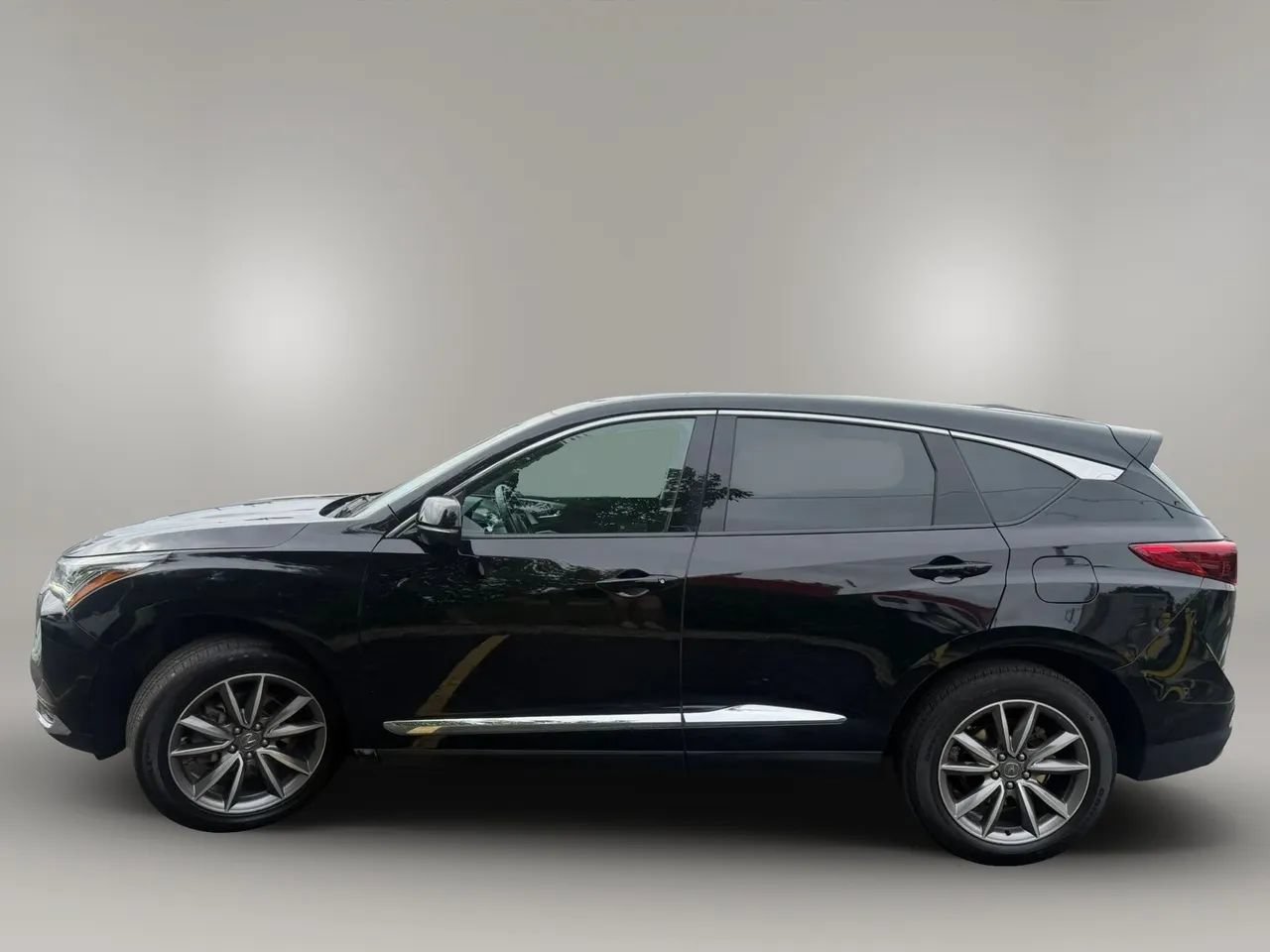 Used 2024 Acura RDX w/ Technology Package AWD/4WD image 3
