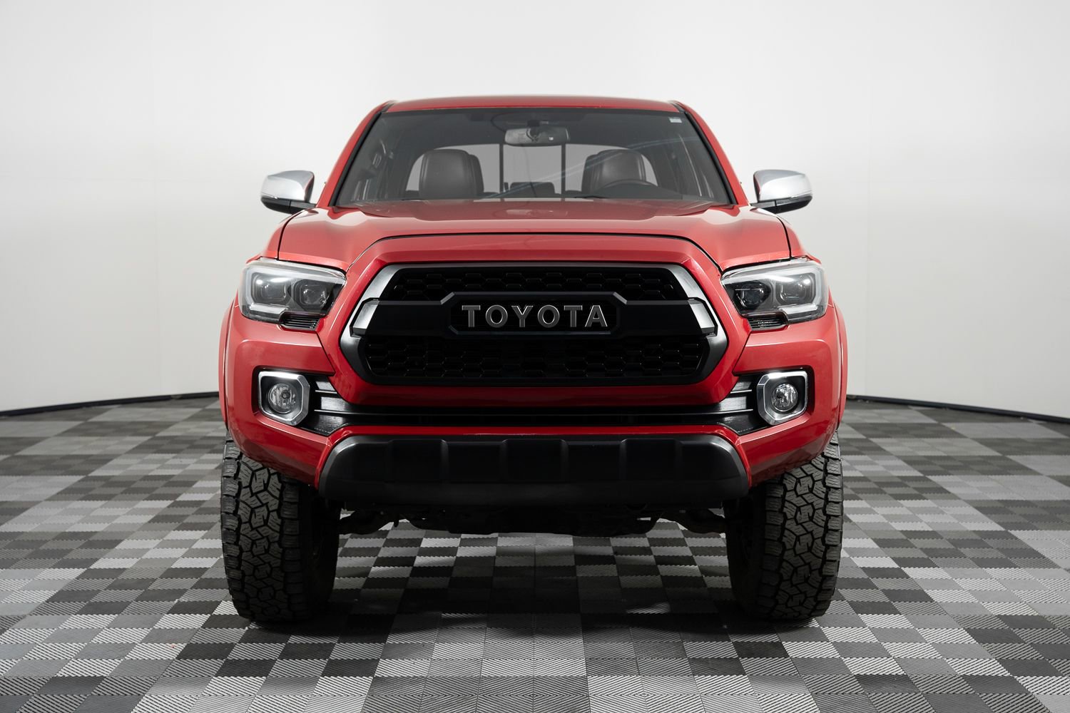 Used 2017 Toyota Tacoma Limited image 11