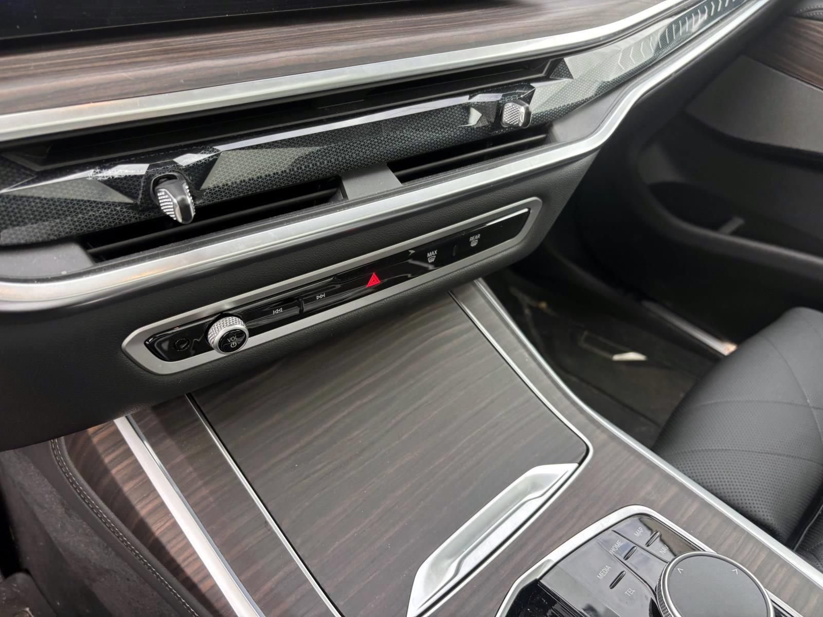 Used 2026 BMW X7 xDrive40i w/ Premium Package AWD/4WD image 22