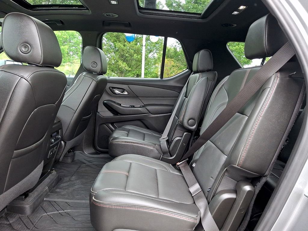 Used 2023 Chevrolet Traverse RS w/ LPO, Floor Liner Package AWD/4WD image 10