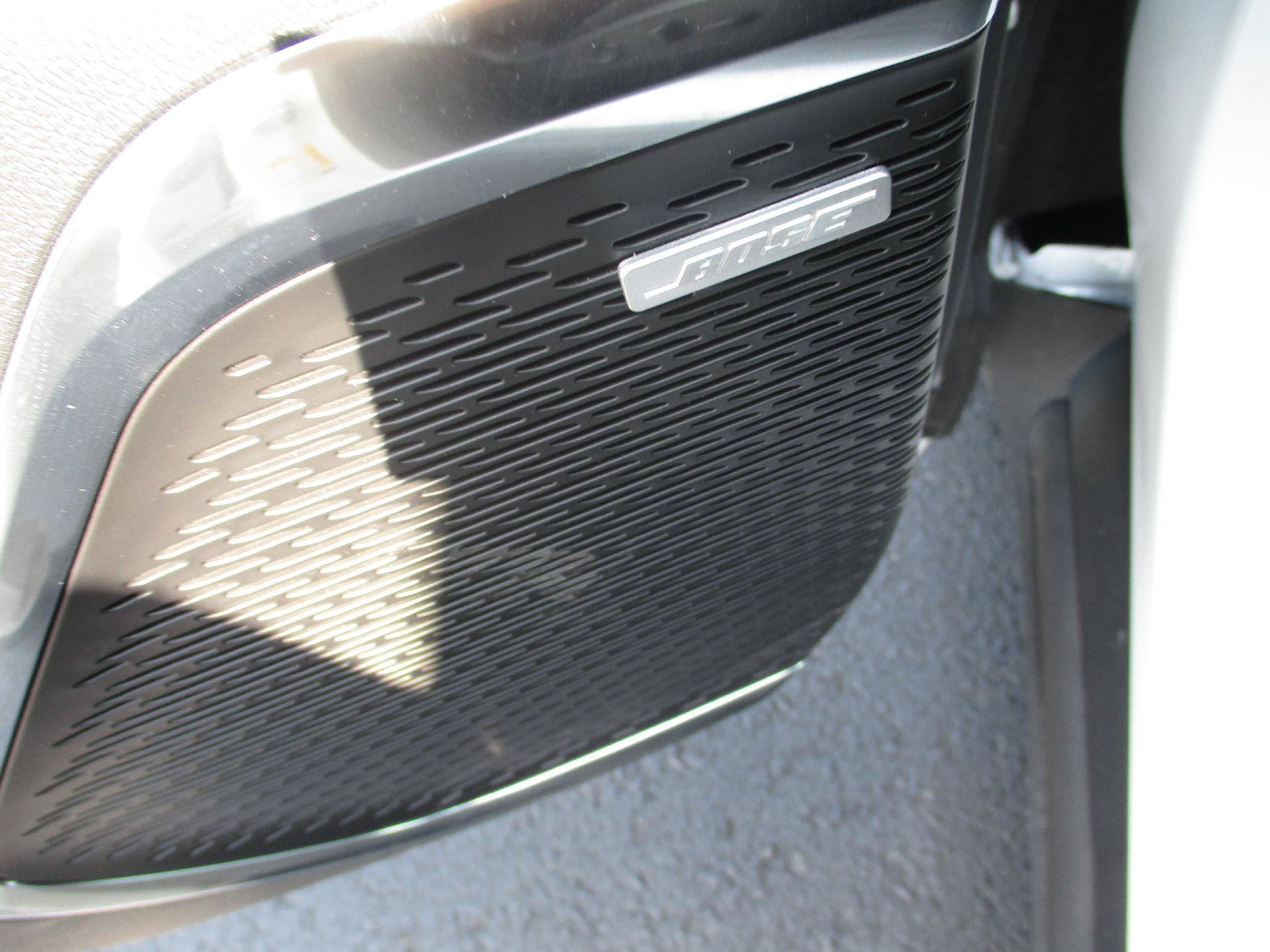 Used 2025 GMC Acadia Elevation FWD image 13