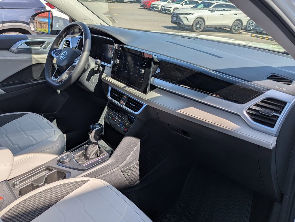 New 2026 Volkswagen Taos SE AWD/4WD image 34
