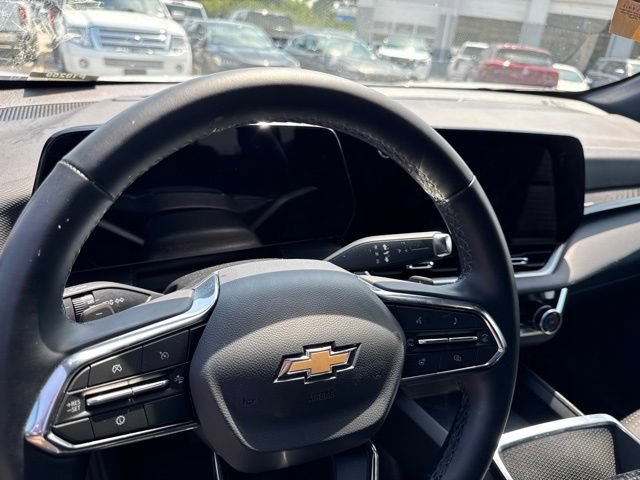 Used 2026 Chevrolet Equinox LT AWD/4WD image 10