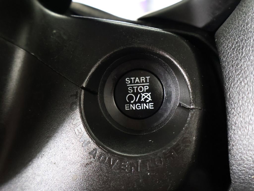 Used 2019 Jeep Renegade Latitude FWD image 34