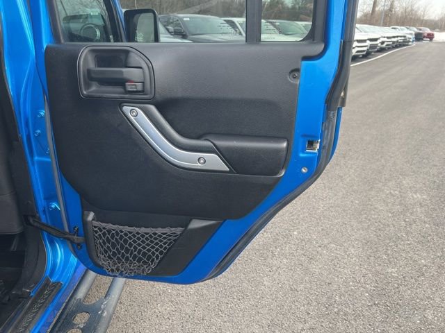 Used 2016 Jeep Wrangler Unlimited Rubicon w/ Connectivity Group image 20
