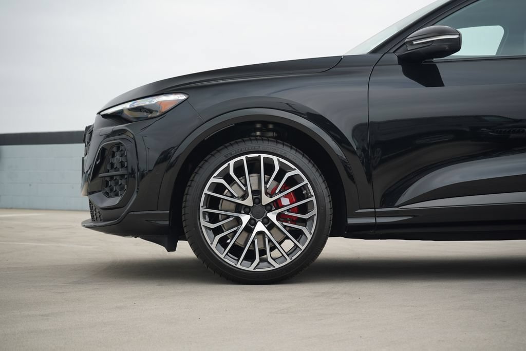 New 2026 Audi SQ5 Prestige AWD/4WD image 2