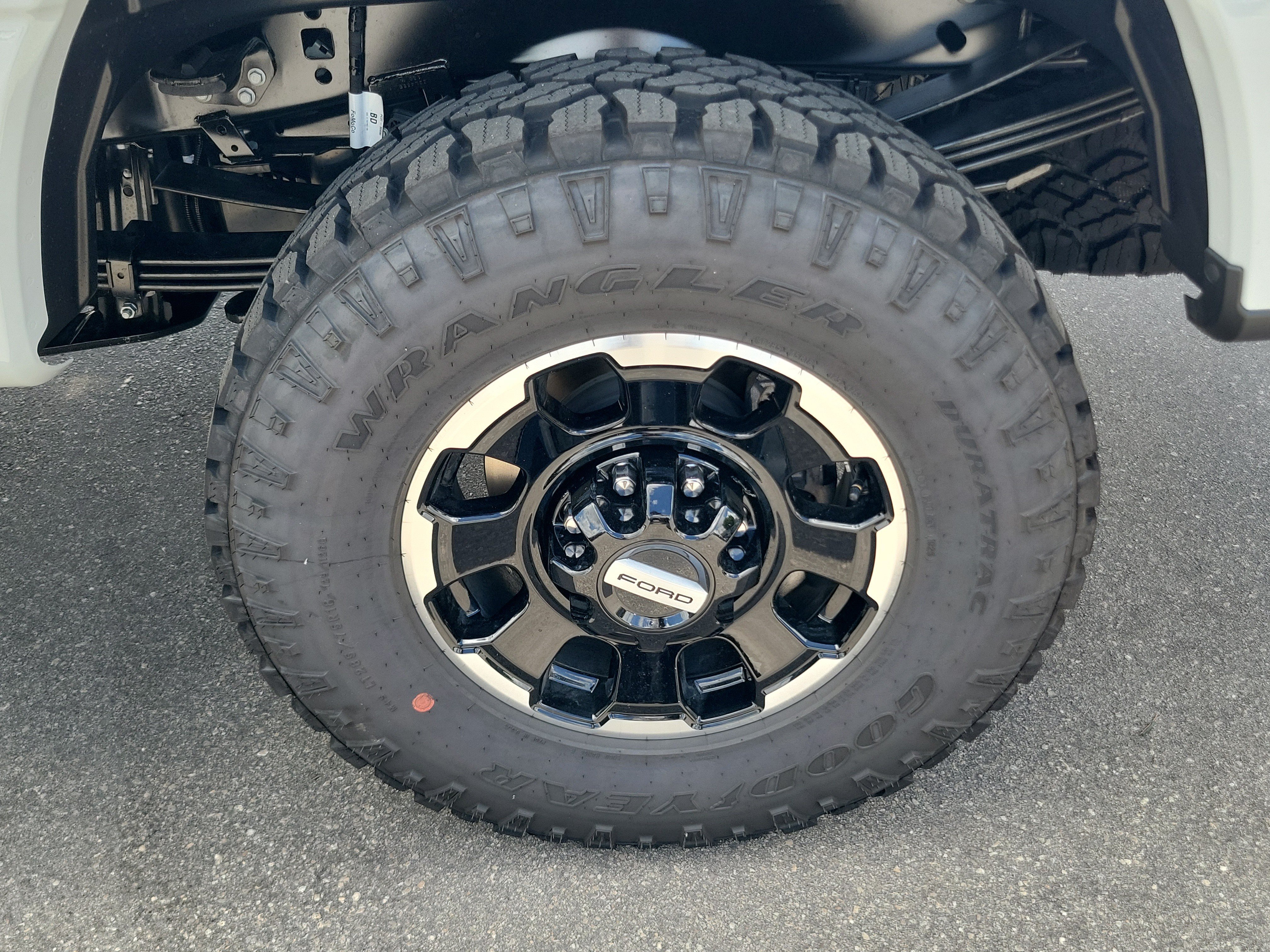 New 2026 Ford F350 Platinum w/ Tremor Off-Road Package AWD/4WD image 9