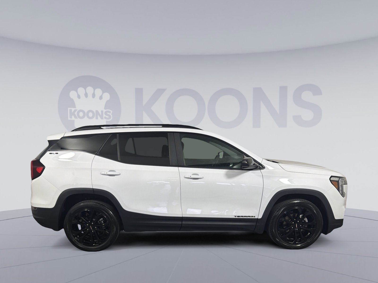 Used 2022 GMC Terrain SLE w/ Driver Convenience Package image 8