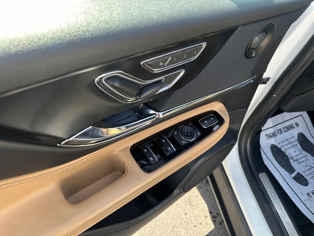 Used 2020 Lincoln Corsair Reserve image 18